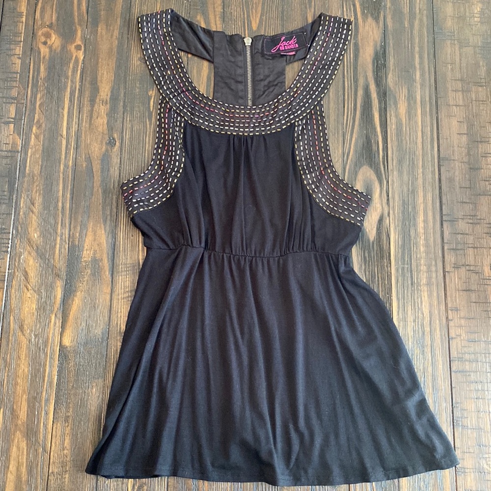BB Dakota size M sequin/bead racerback top!